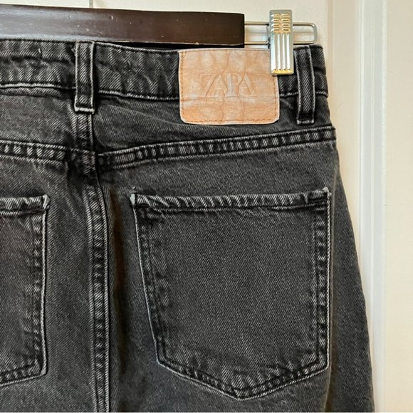 Zara Black High Rise Tapered Leg Jeans - Picture 3 of 5